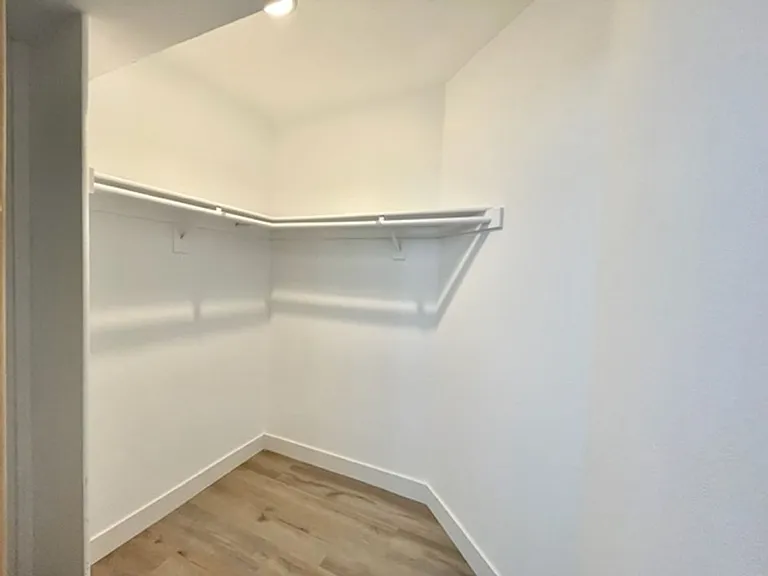 2077 Lakeridge Cir #104 — Photo 12