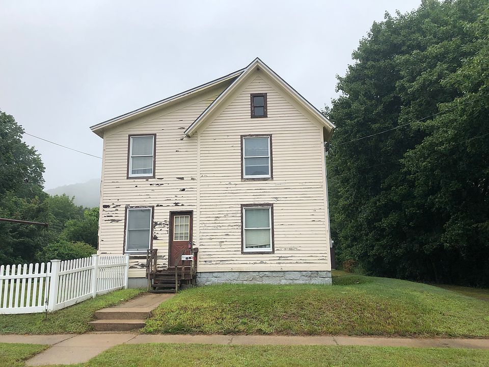 289 Walnut Street