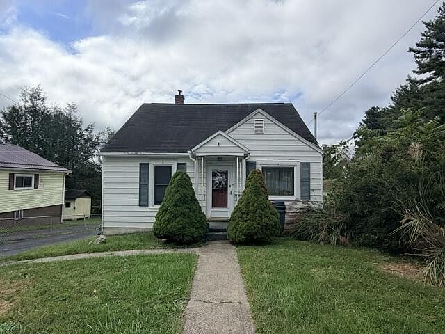 1st image of 102 Fulton Ave
