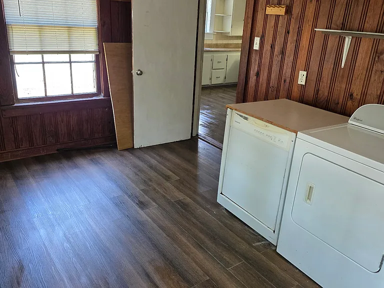 1635 N Davis Dr — Photo 8
