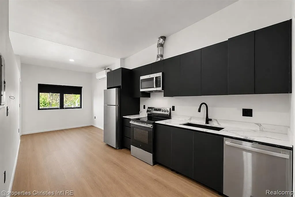 1 bed, 1.0 bath, 502 sqft, $1,250 — Photo 2