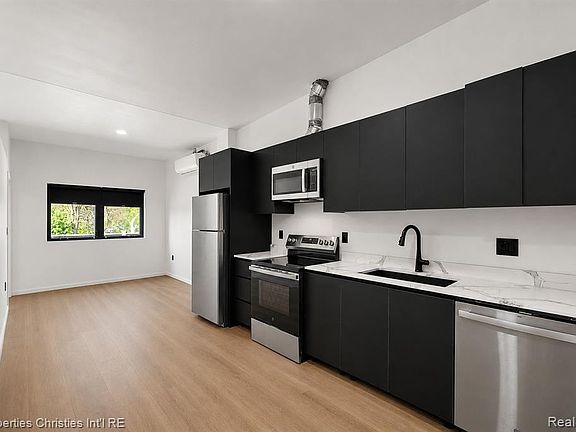 2nd image of 9301 Oakland St #204