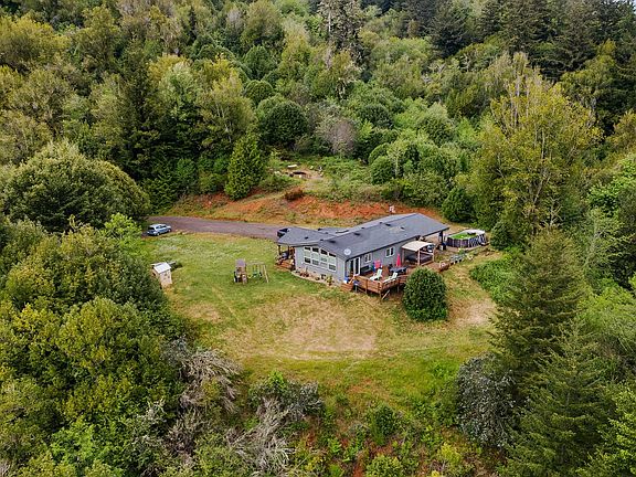 2nd image of 63562 Daniels Creek Rd