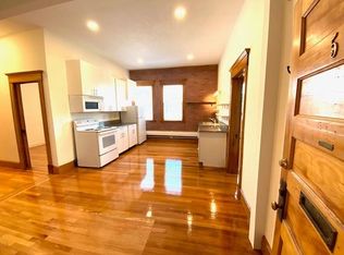 46 Main St #45, Amherst, MA 01002