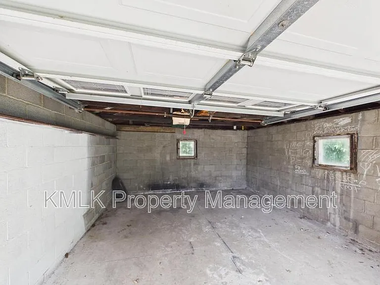 2899 Northland St — Photo 50