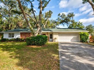 641 W Seminole Ave, Eustis, FL 32726