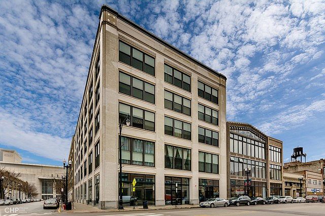 1st image of 2303 S Michigan Ave APT 318