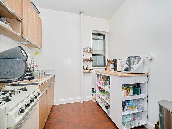 5th image of 78 Manhattan Ave #4AK