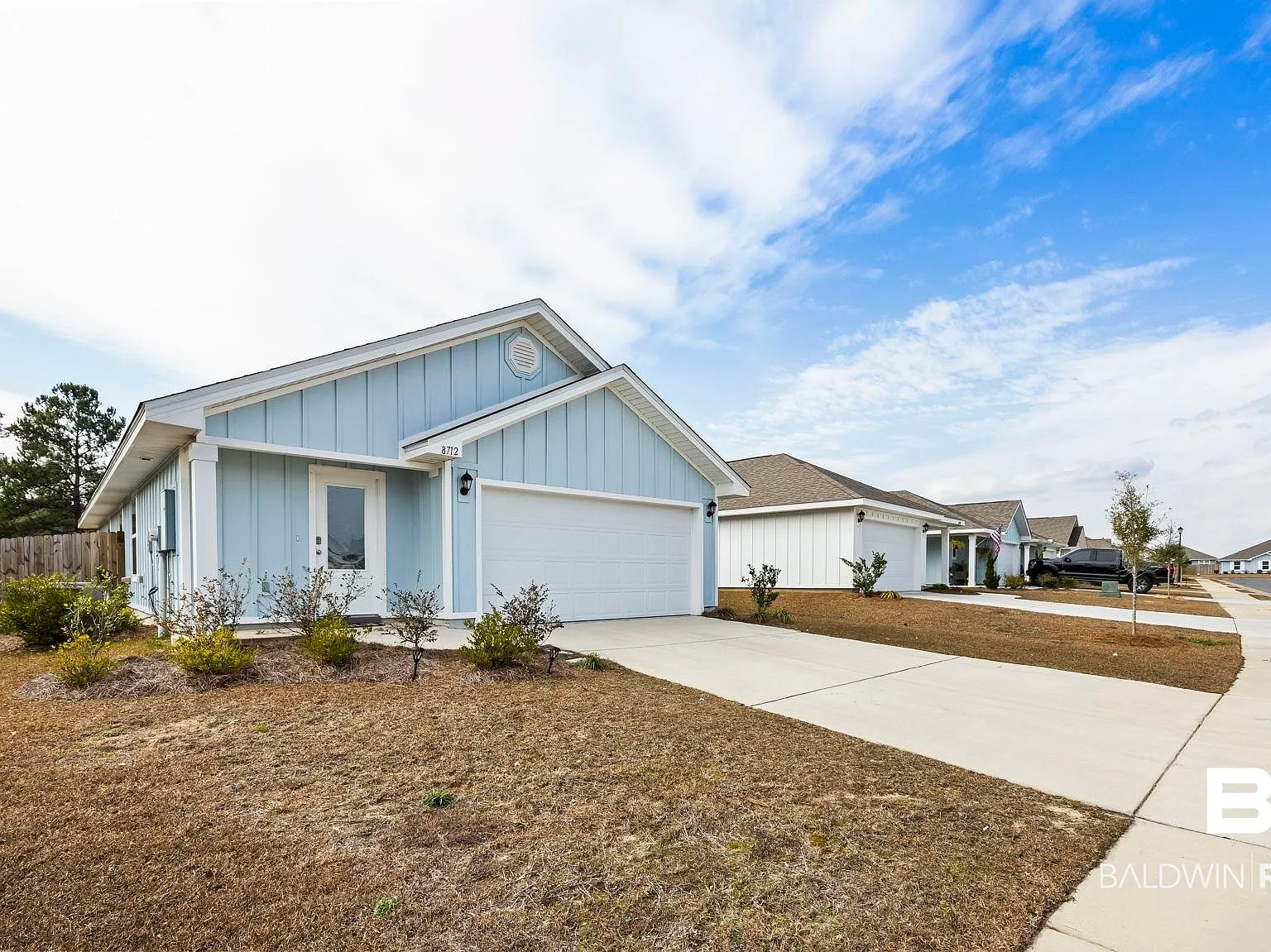 3 bed, 2.0 bath, 1425 sqft, $2,200 — Photo 3