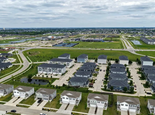 289 NW Charlestown Ln, Waukee, IA 50263