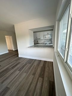 3rd image of 850 Bruce St #22