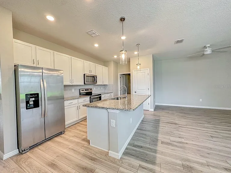 9409 Baraboo Way — Photo 10