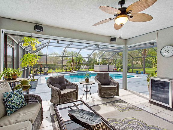 3rd image of 215 Crystal Cove Dr