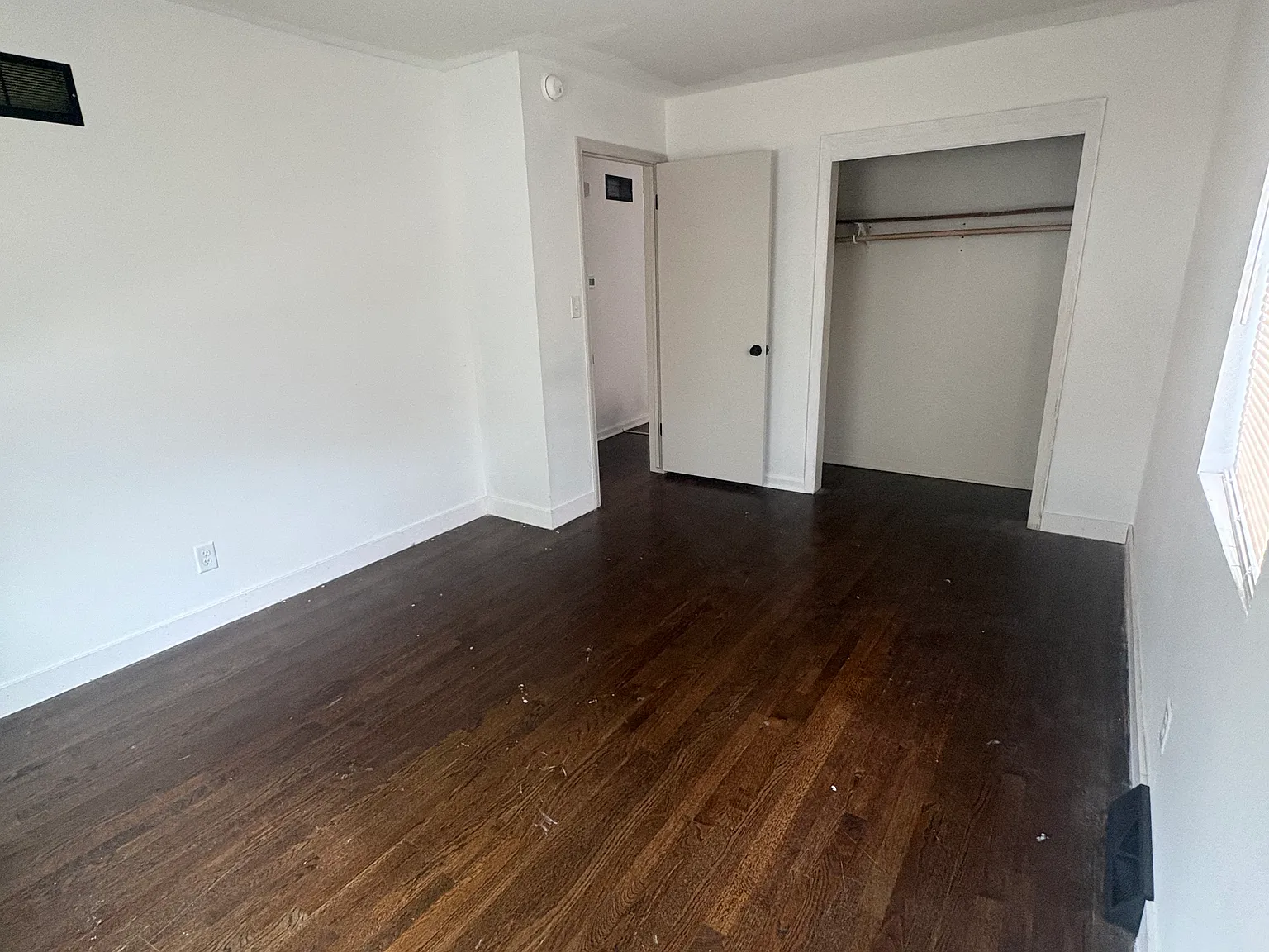 2 bed, 750 sqft, $1,500 — Photo 2