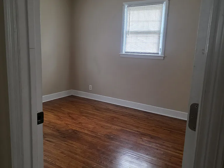 229 Maplewood Trce #4 — Photo 9