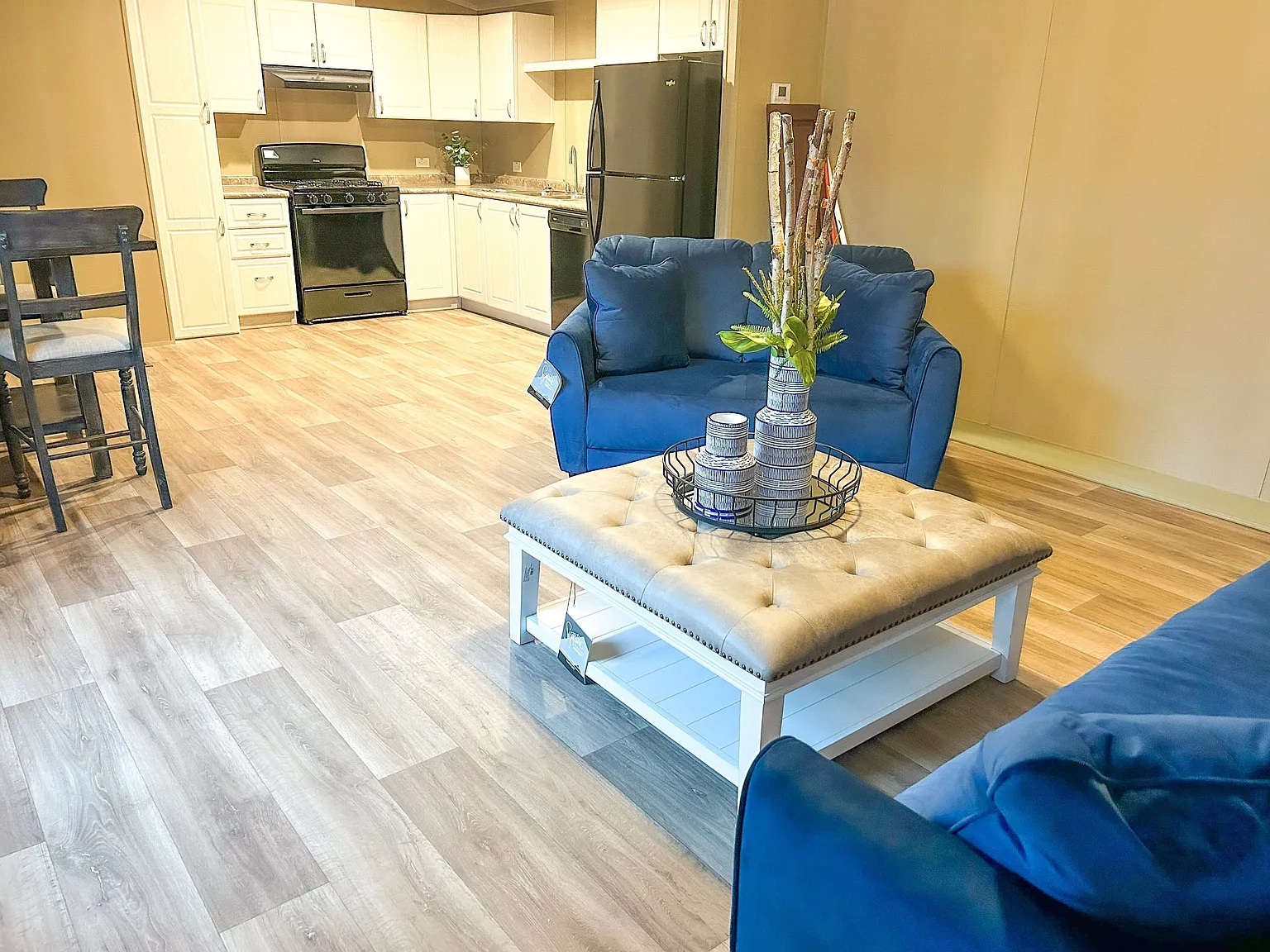 3 bed, 1200 sqft, $1,199 — Photo 3