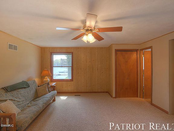 3rd image of 2803 Lakeside Dr