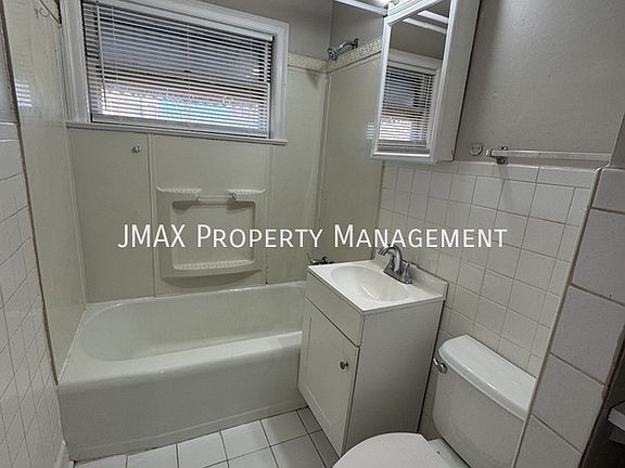 4th image of 936 Greenhurst Ave NW