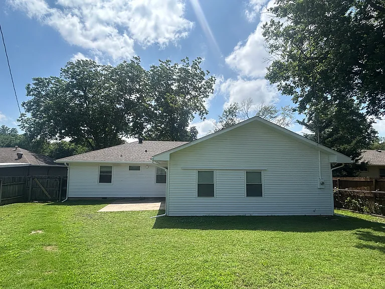 3519 S Sandusky Ave — Photo 19