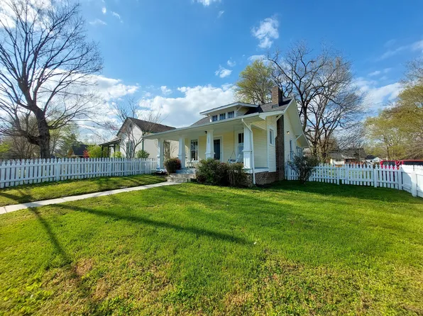 203 Riverside Dr, Columbia, TN 38401