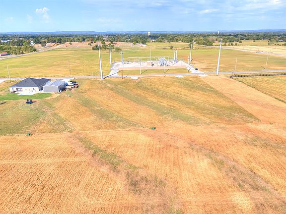 5th image of 137 N Gaither Rd