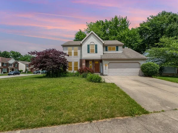 1332 Sprucewood Ct, Amelia, OH 45102