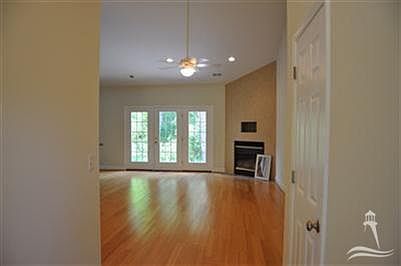 3rd image of 1668 Deerfield