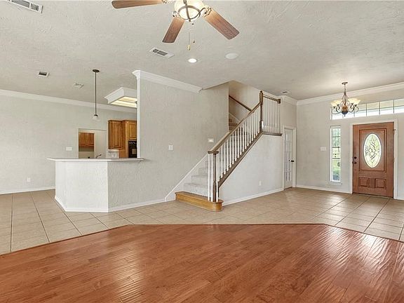 5th image of 3716 Vista North Dr