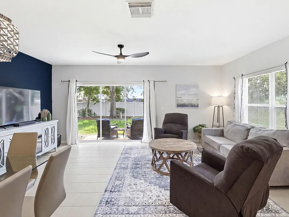 13354 Georgian Ct