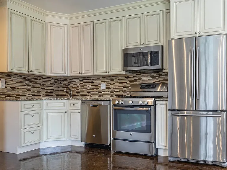 3510 Union St #2 — Photo 6