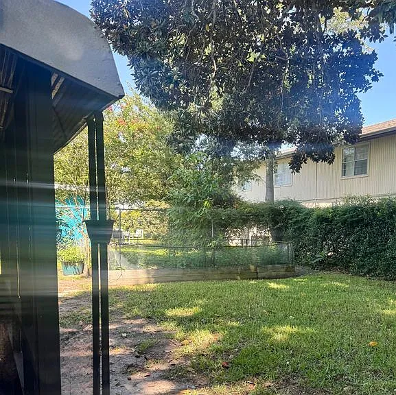 360 Slayton Ave — Photo 16