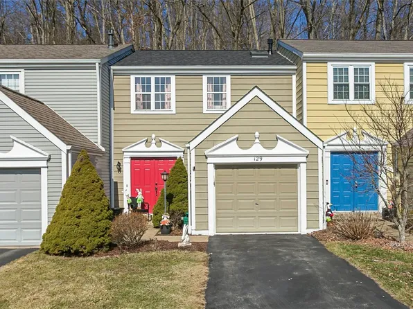 129 Commons Dr, Oakmont, PA 15139