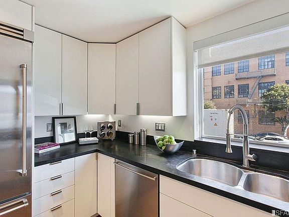3rd image of 712 Bryant St APT 3