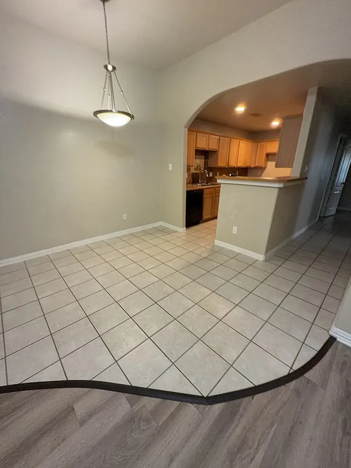 3 bed, 2.0 bath, 1260 sqft, $1,795 — Photo 2