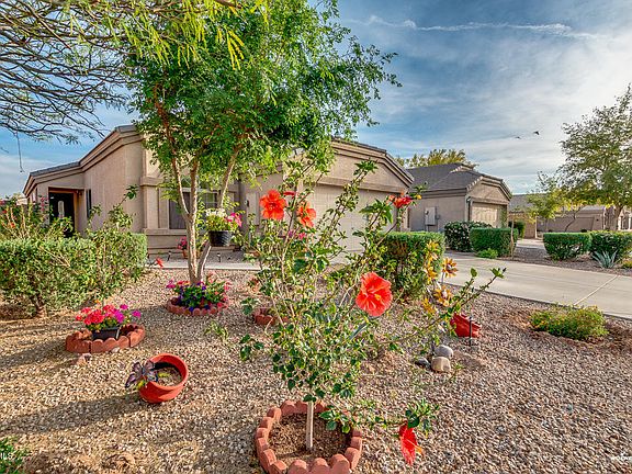2nd image of 1815 E Wildflower Ln