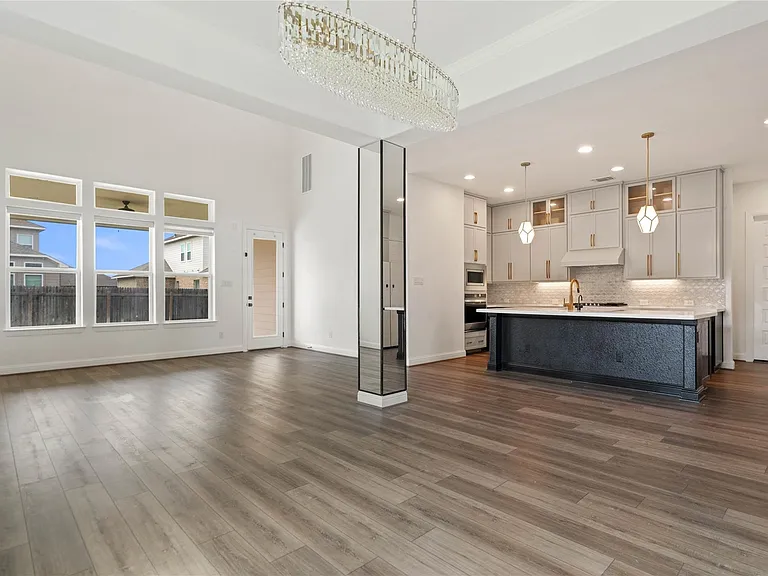 20700 Matts Cv — Photo 15