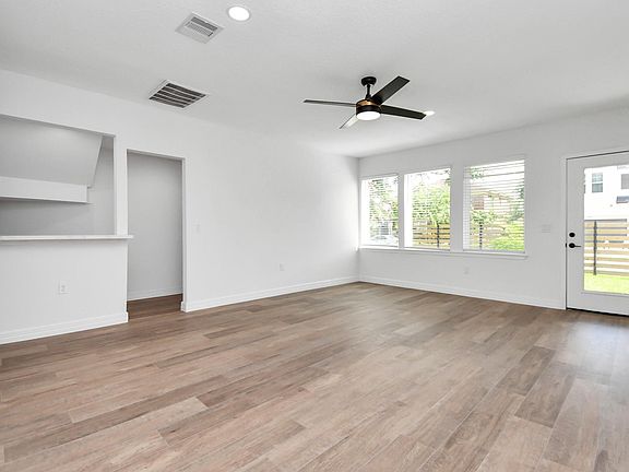 5th image of 2812 Truxillo St #A