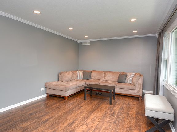 3rd image of 5333 Fonda Ln