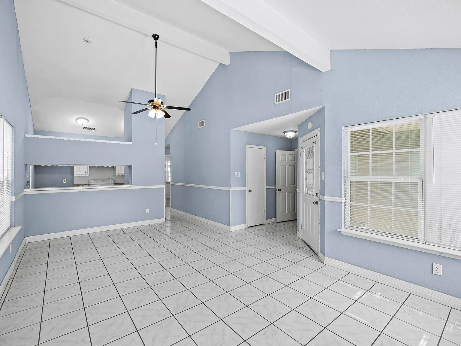 3 bed, 2.0 bath, 1025 sqft, $1,850 — Photo 4