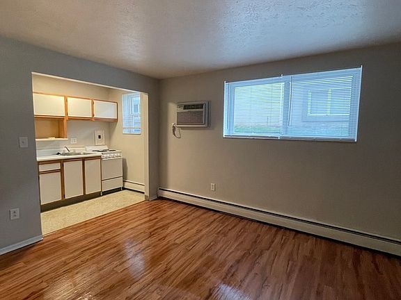 2nd image of 101 E 14th Ave #B