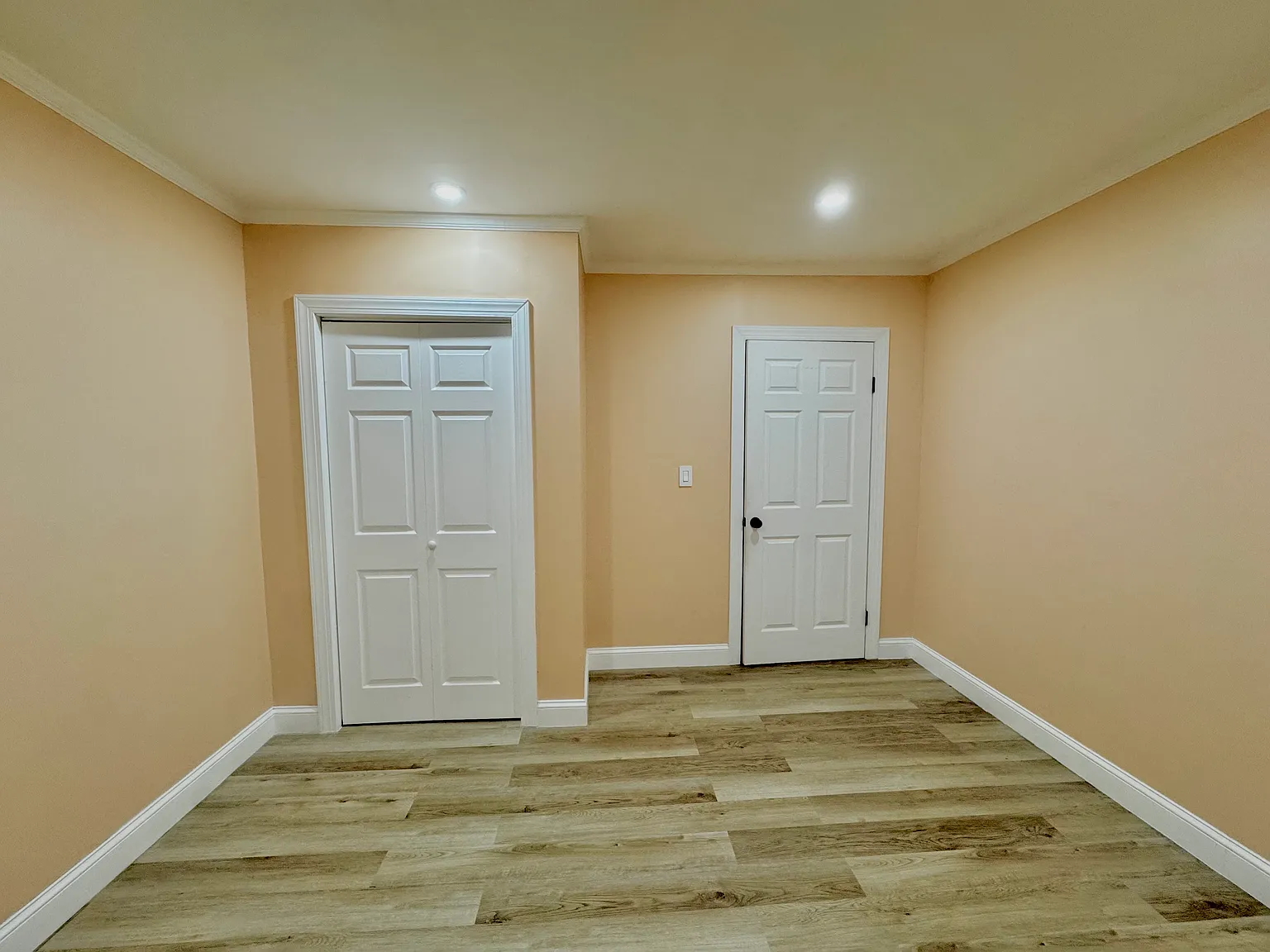 2021 Wabash Ave — Photo 1