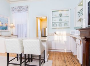 95 Coggeshall Ave APT 1A, Newport, RI 02840