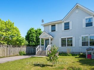 994 Uxbridge Cres, Kingston, ON K7M 8K7