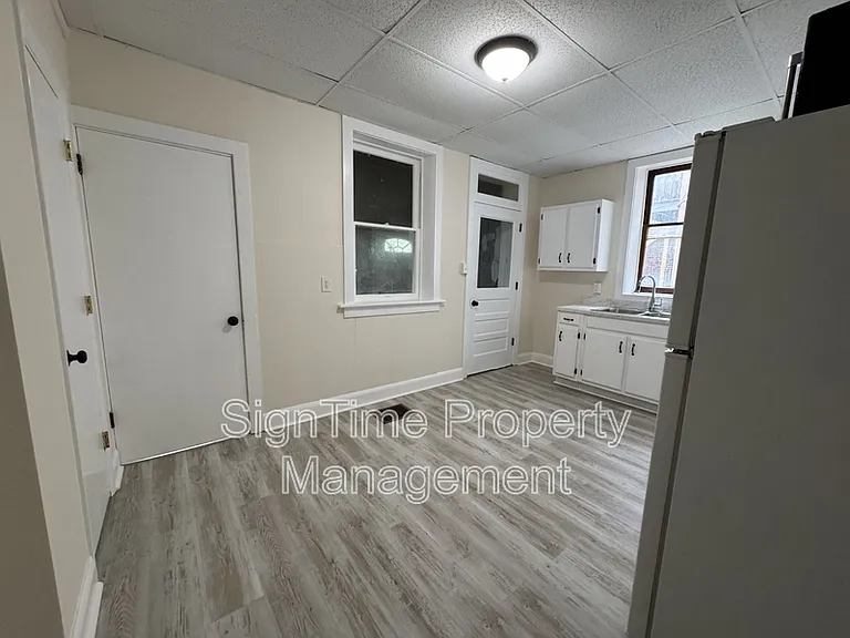 836 W Washington St — Photo 4