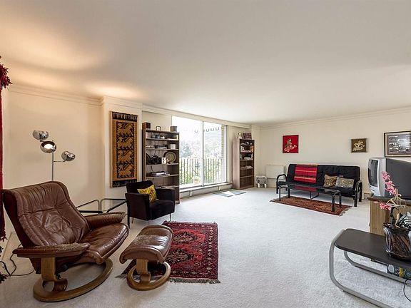 3rd image of 1050 Wall St APT 3A