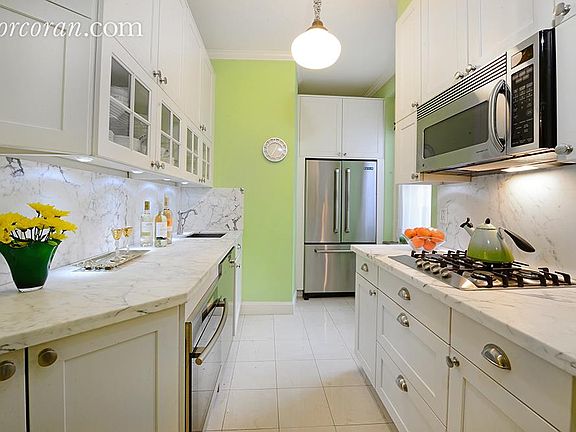 3rd image of 255 W 84th St APT 5C