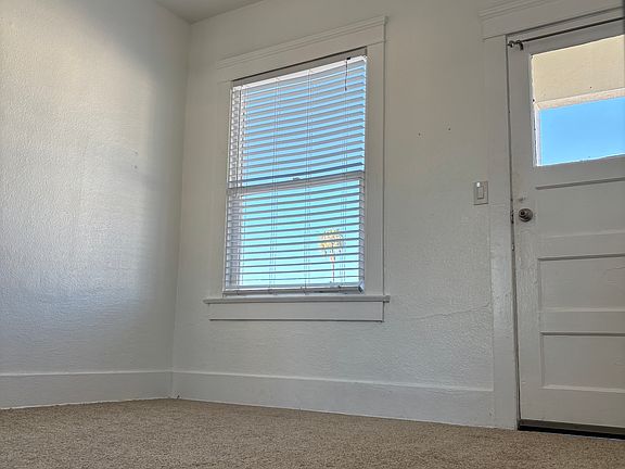5th image of 105 Hawthorn St APT 6