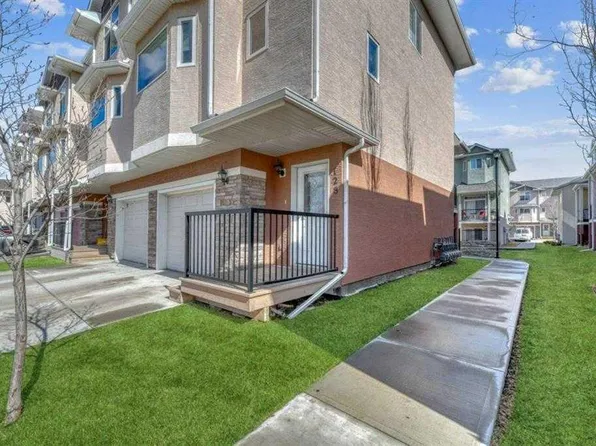 128 W Strathcona Cir, Strathmore, AB T1P 0B1