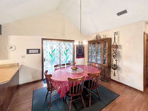 5th image of 163 Pineridge Dr