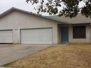 200 N Smith Ave APT A, Dinuba, CA 93618